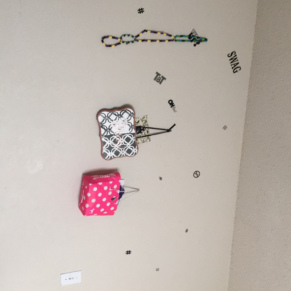 Meet your Posher, Latayveya